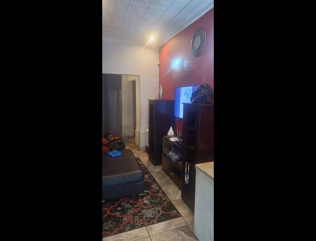 2 BEDROOM PROPERTY TO RENT IN KENSINGTON